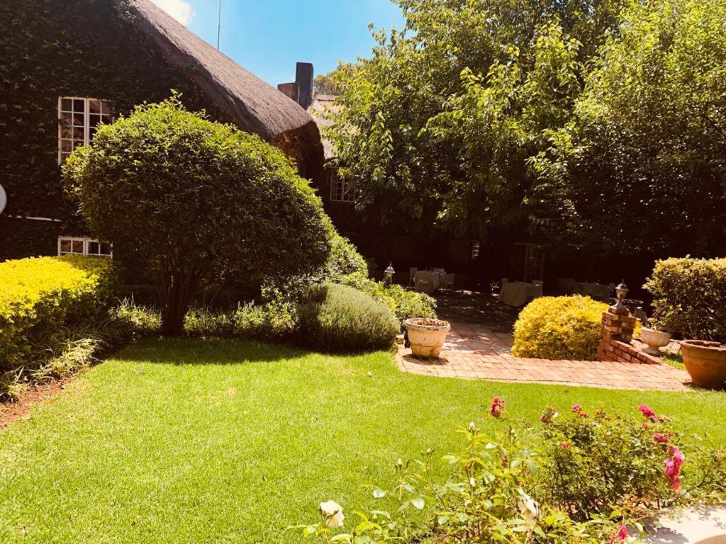 The Hertford Country Hotel Johannesburg Exteriör bild