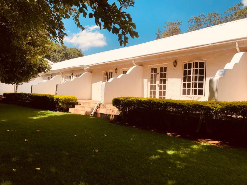 The Hertford Country Hotel Johannesburg Exteriör bild